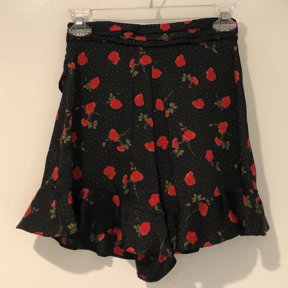 NWT Zara Black Printed Shorts with Ruffled Hem - Picture 2 of 3